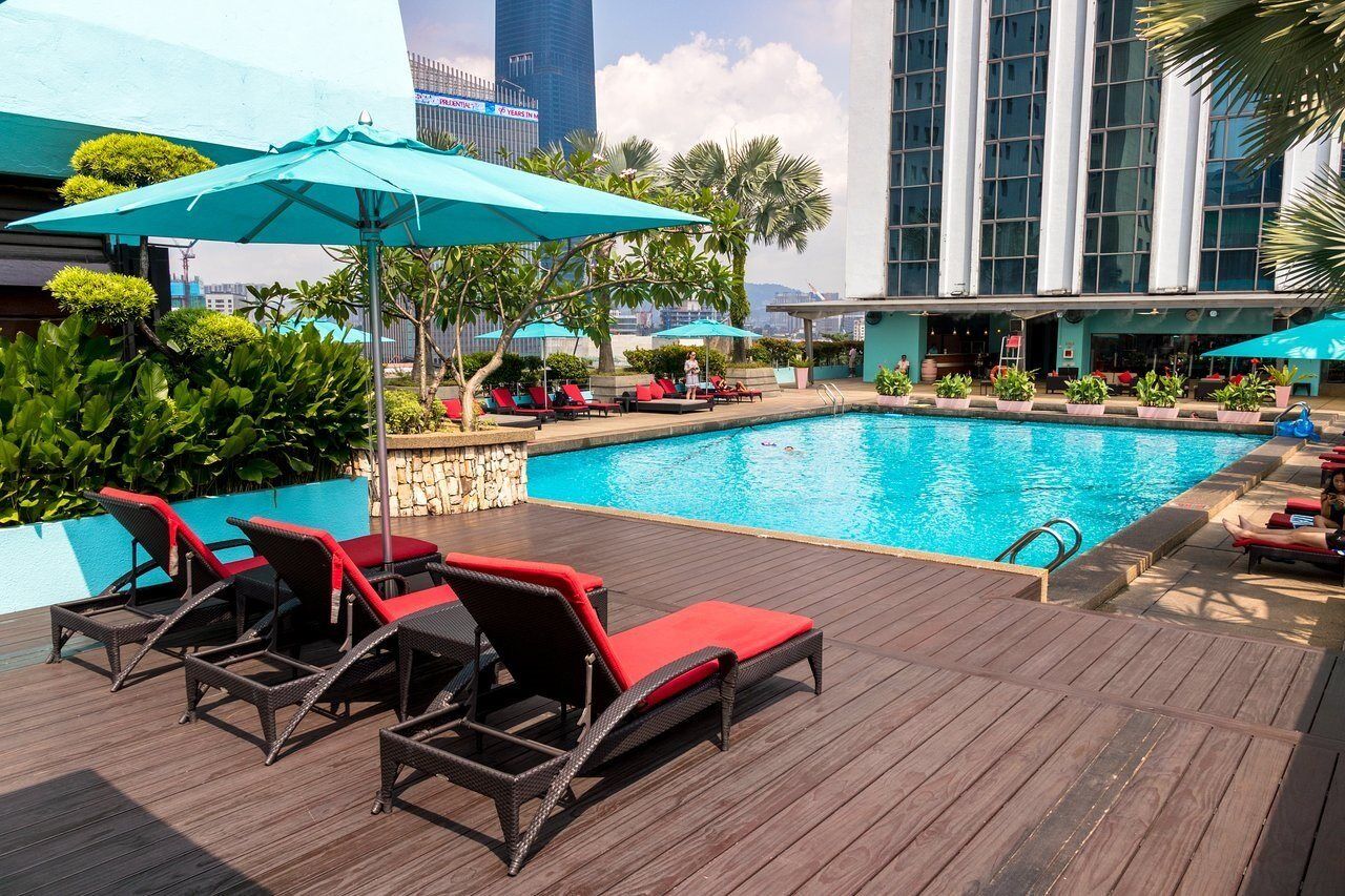 Parkroyal Collection Kuala Lumpur Exterior photo The pool at the hotel